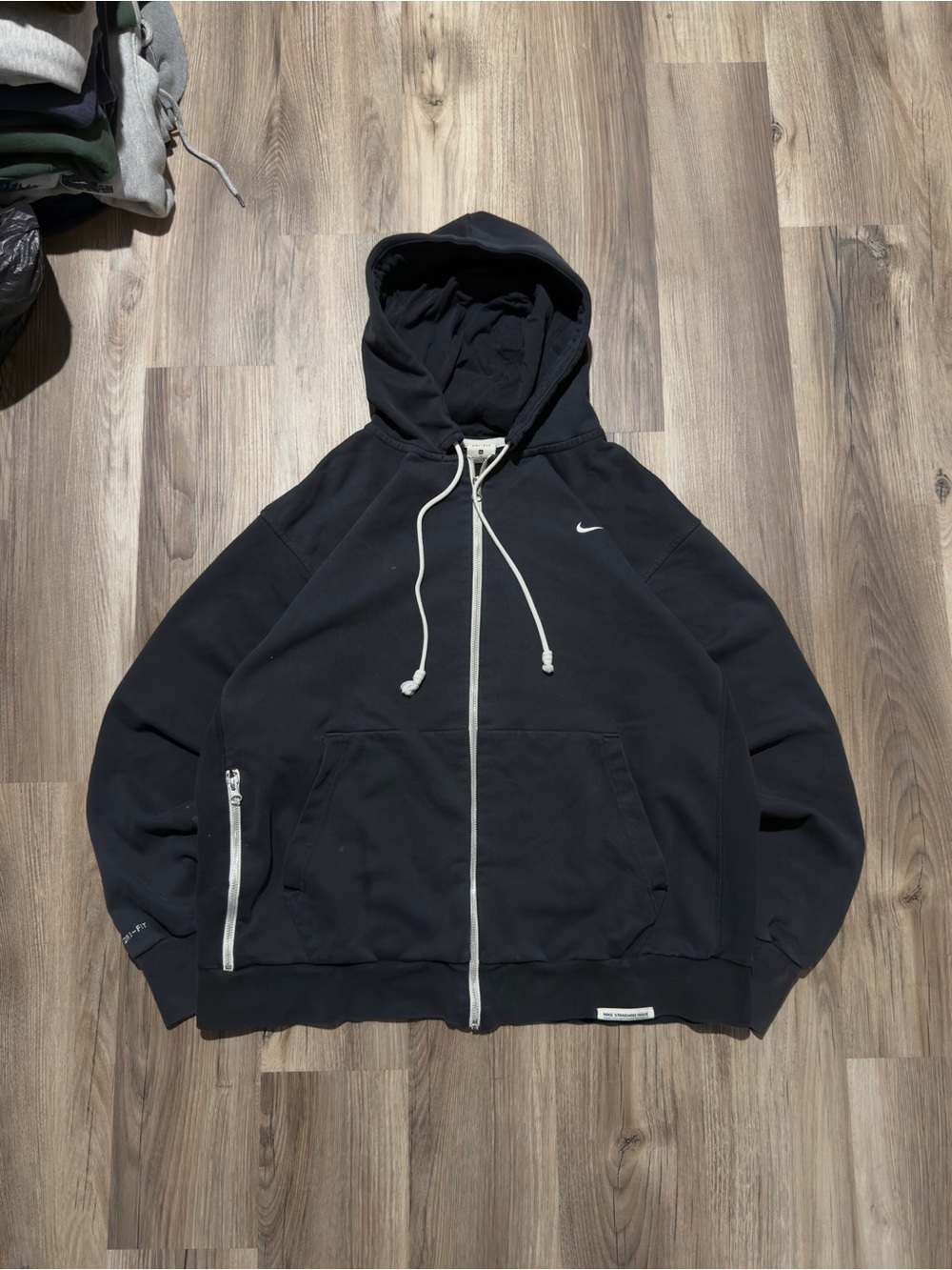 Nike DRI-FIT Standard Issue Full-Zip Basketball Hoodie • Size L